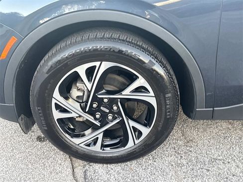 Used 2024 Lincoln Nautilus Premier w/ Jet Appearance Package image 10