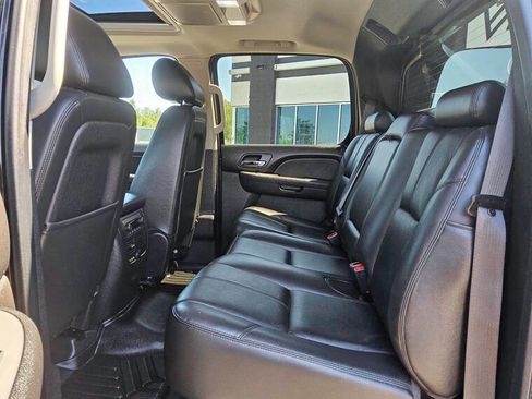 Used 2012 Chevrolet Avalanche LT AWD/4WD image 10