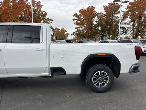 Used 2025 GMC Sierra 3500 SLE w/ SLE Value Package image 13