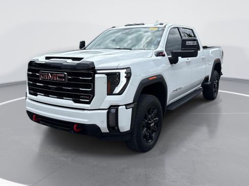 Used 2024 GMC Sierra 2500 AT4 w/ AT4 Premium Plus Package AWD/4WD image 3