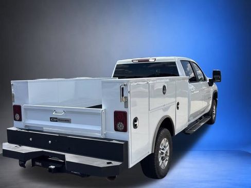 Used 2024 Chevrolet Silverado 2500 LT w/ Convenience Package AWD/4WD image 6