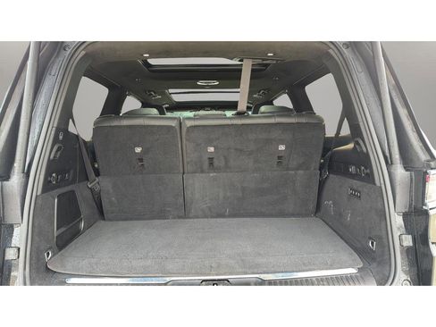 Used 2022 Jeep Grand Wagoneer Series III AWD/4WD image 16