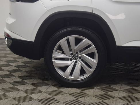 Used 2020 Volkswagen Atlas Cross Sport SE w/ Panoramic Sunroof Package image 34