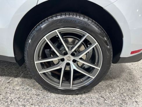 Used 2023 Porsche Macan Turbo image 41