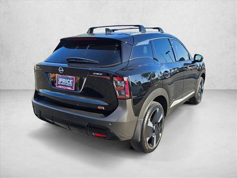Used 2025 Nissan Kicks SR FWD image 5