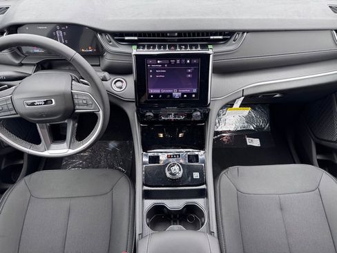 New 2026 Jeep Grand Cherokee Laredo AWD/4WD image 11
