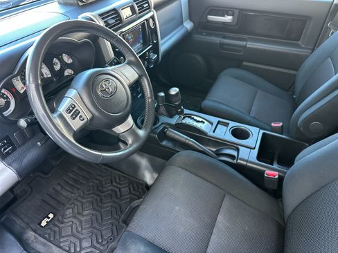 Used 2007 Toyota FJ Cruiser 4WD w/ Upgrade Pkg 1 image 11