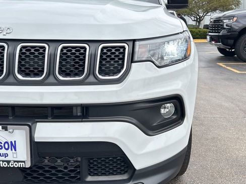 Used 2023 Jeep Compass Latitude AWD/4WD image 3