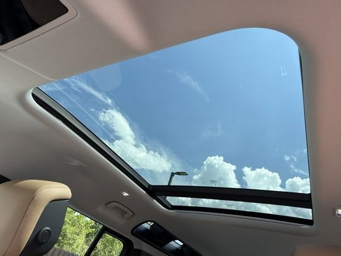 New 2025 Land Rover Defender 110 S image 27