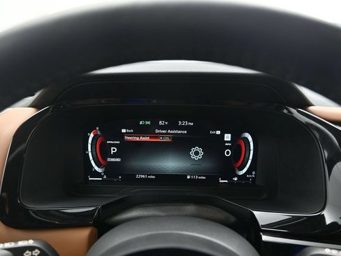 Used 2025 Nissan Pathfinder Platinum FWD image 27