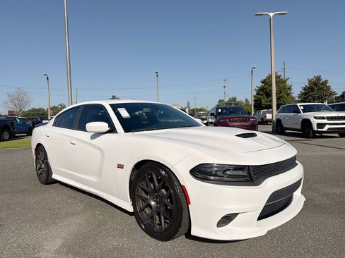 Used 2018 Dodge Charger R/T Scat Pack RWD image 1