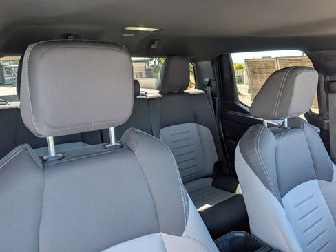 Used 2024 Toyota Tacoma 4x4 Double Cab image 3