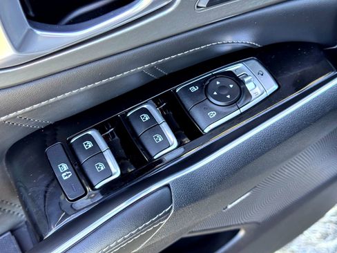 Used 2022 Kia Sorento SX image 16