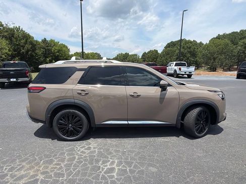 Used 2023 Nissan Pathfinder Platinum AWD/4WD image 23