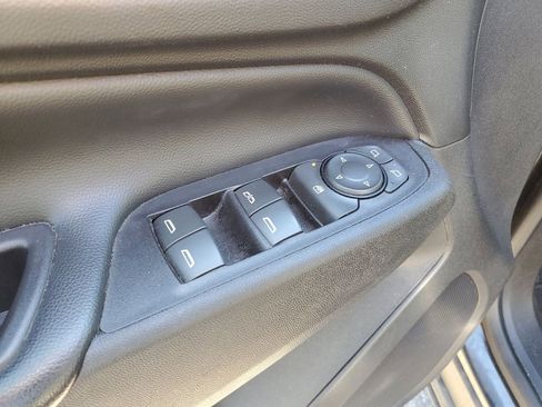 Used 2019 Chevrolet Equinox LT FWD image 10