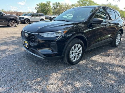Used 2025 Ford Escape Active AWD/4WD image 1