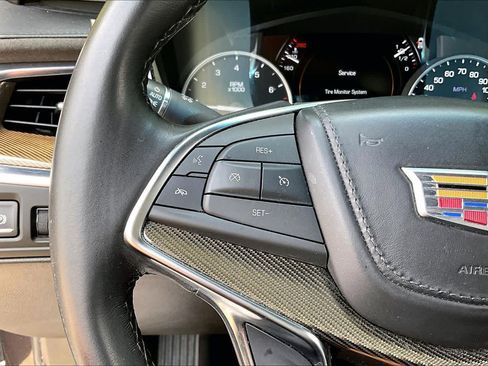 Used 2018 Cadillac XT5 Platinum AWD/4WD image 23