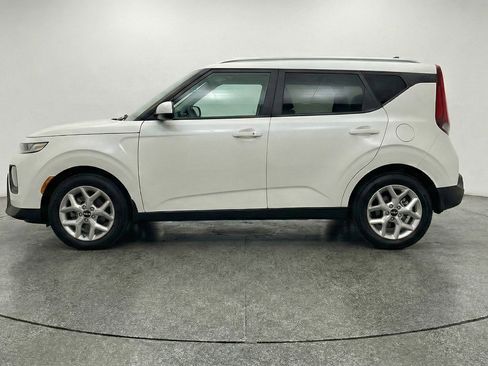 Used 2025 Kia Soul LX w/ LX Technology Package FWD image 5