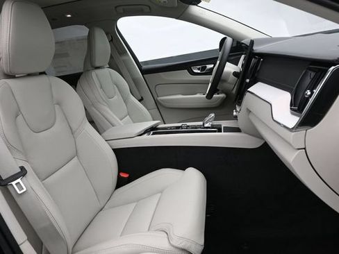 New 2026 Volvo XC60 B5 Ultra w/ Protection Package Premier AWD/4WD image 36