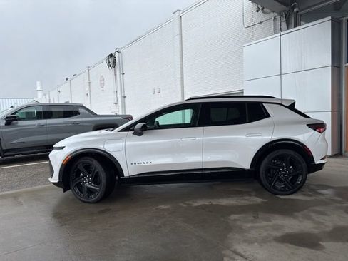 New 2025 Chevrolet Equinox EV RS FWD image 10