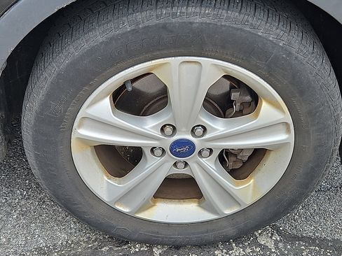 Used 2016 Ford Escape SE w/ SE Leather Comfort Package AWD/4WD image 10