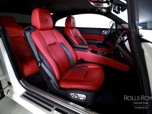Used 2019 Rolls-Royce Wraith image 24