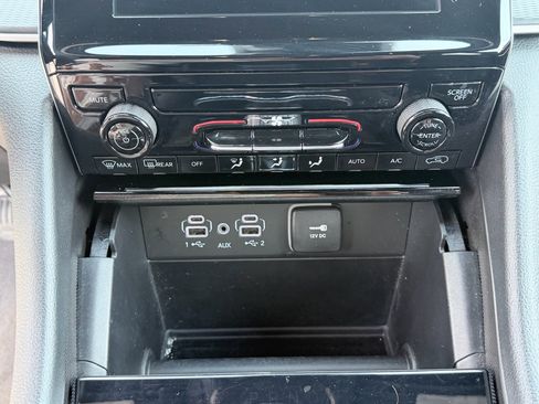 Used 2025 Jeep Grand Cherokee Laredo X RWD image 18