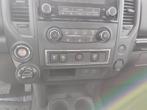 Used 2022 Nissan Titan SV w/ Accessory Utility Package image 18