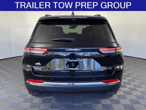 Used 2023 Jeep Grand Cherokee Limited w/ Luxury Tech Group II image 6