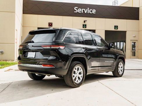 Used 2023 Jeep Grand Cherokee Limited image 7