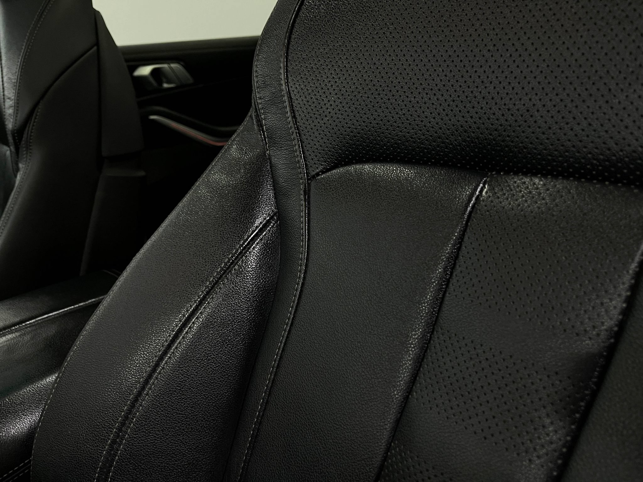 Used 2019 BMW X7 xDrive40i w/ Premium Package AWD/4WD image 18