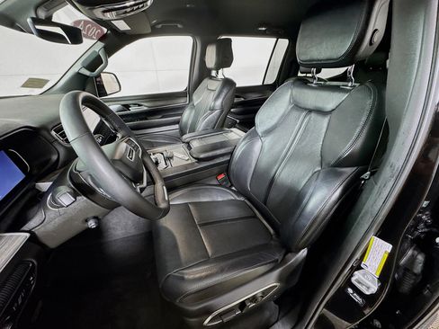 Used 2024 Jeep Wagoneer Series III image 15