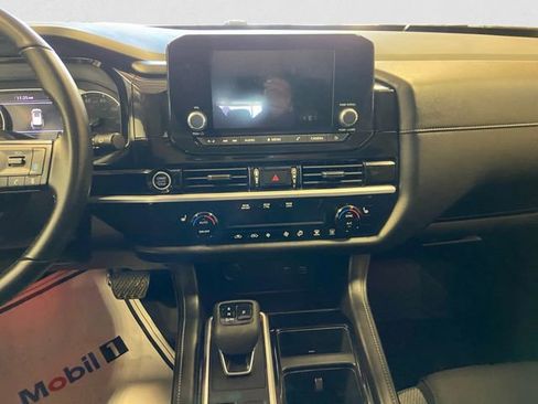 Certified 2024 Nissan Pathfinder SV image 12