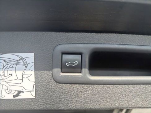 Used 2024 Toyota Highlander Platinum image 39