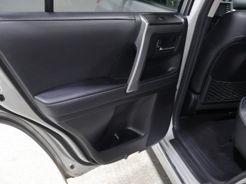 Used 2022 Toyota 4Runner Limited AWD/4WD image 19