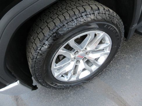 Used 2021 GMC Sierra 1500 SLT w/ SLT Premium Plus Package AWD/4WD image 14