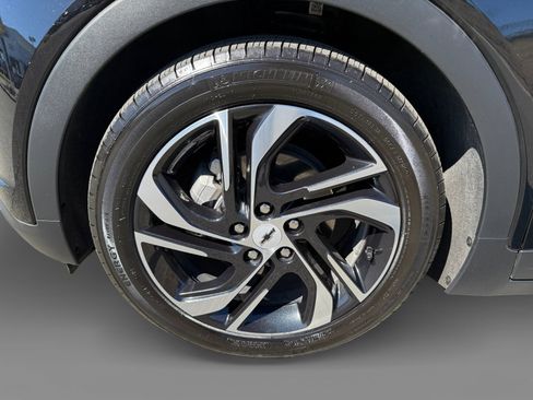 Used 2023 Chevrolet Bolt LT w/ Infotainment Package image 9