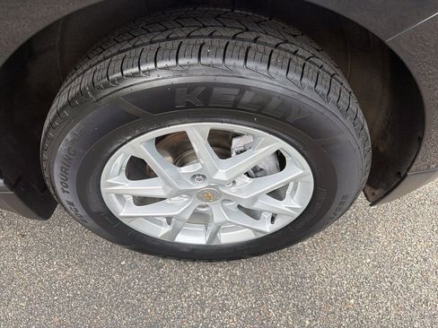 Used 2024 Chevrolet Equinox LT w/ LPO, Floor Liner Package AWD/4WD image 9