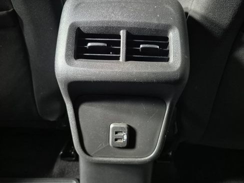 Used 2020 Chevrolet Equinox LS w/ LS Convenience Package FWD image 33