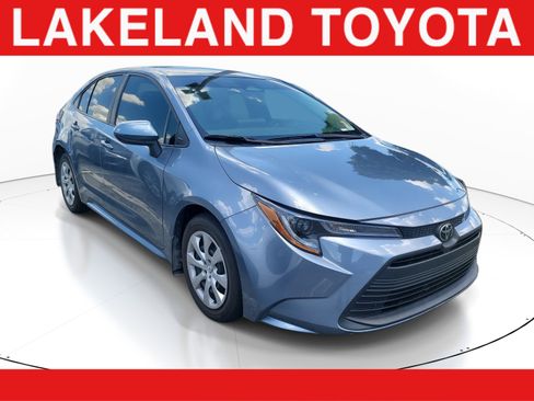 Used 2025 Toyota Corolla LE FWD image 1