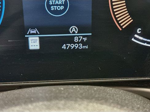 Used 2025 Hyundai Tucson SEL AWD/4WD image 19
