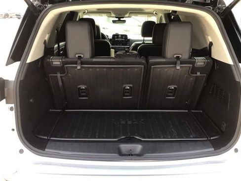 Used 2024 Nissan Pathfinder Platinum image 23