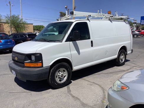 Used 2016 Chevrolet Express 2500 w/ Cold Climate Package RWD image 7