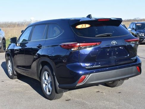 Used 2023 Toyota Highlander LE image 5
