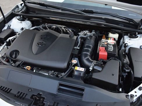 Used 2018 Toyota Camry XSE image 31