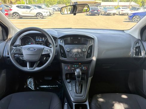 Used 2018 Ford Focus SE image 19