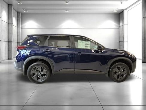 New 2026 Nissan Rogue SV w/ Cold Weather Package AWD/4WD image 9