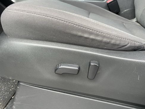 Used 2022 Nissan Frontier SV image 10