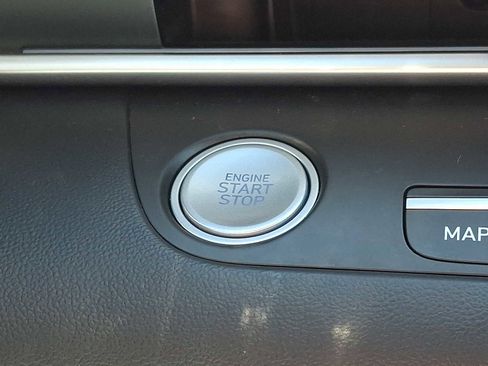 Used 2023 Hyundai Elantra Limited FWD image 25
