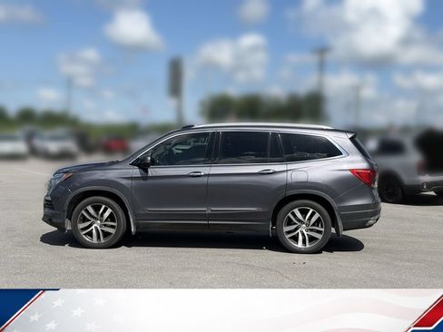 Used 2017 Honda Pilot Touring image 4